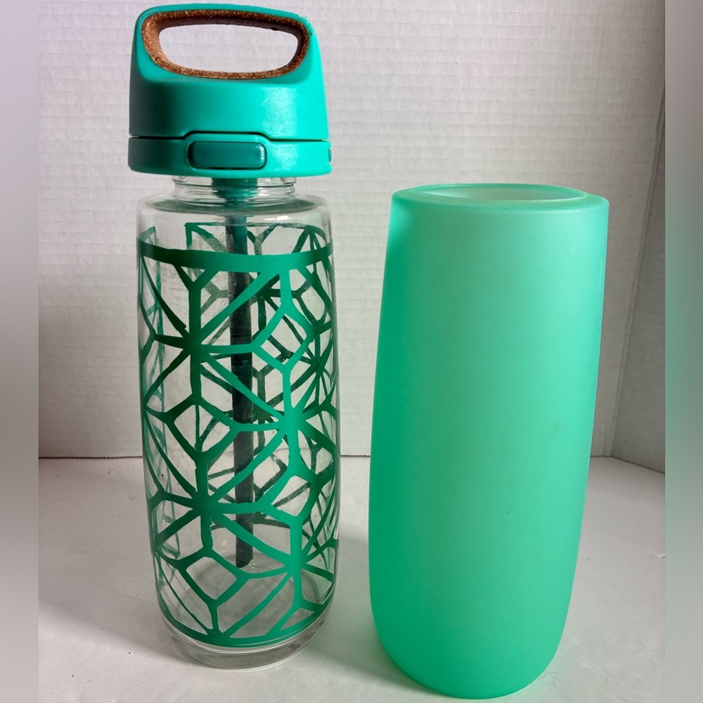 Ello Glass Geometric Green Glass Water Bottle with Silicone Sleeve